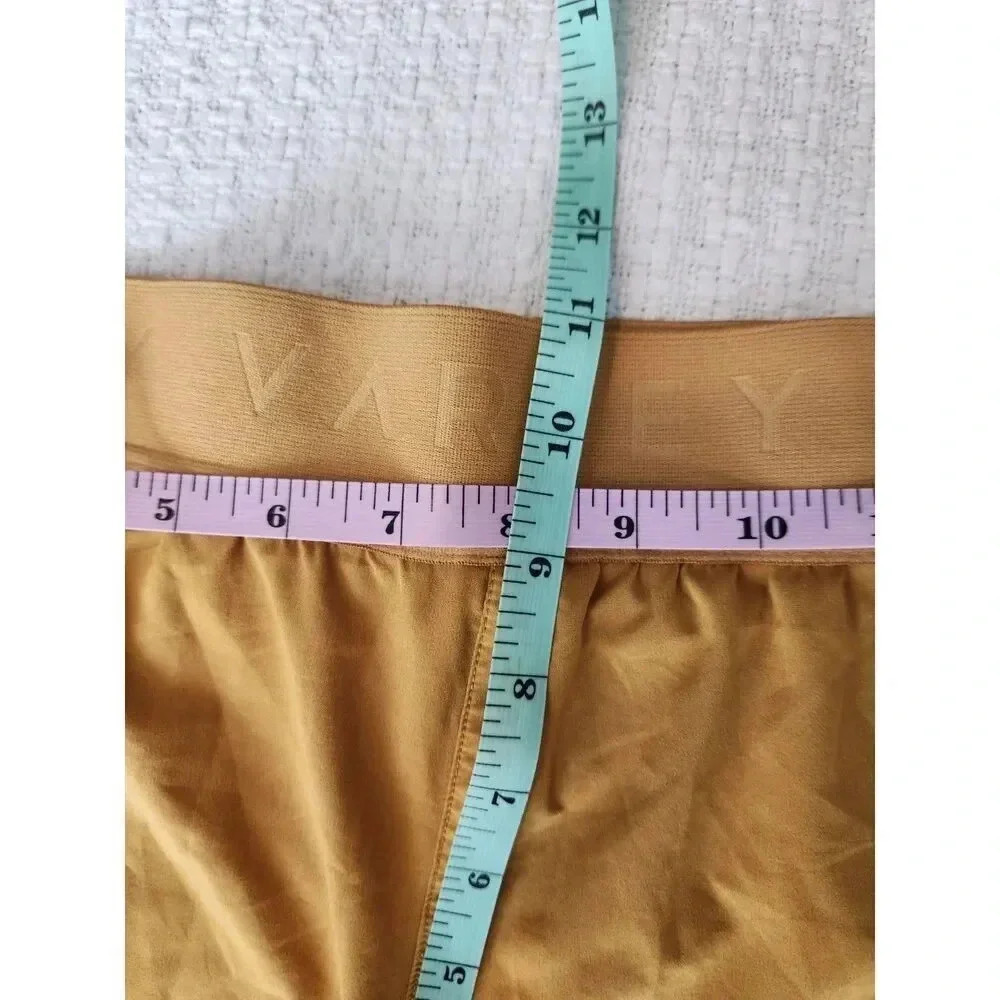 VARLEY Leo Shorts in Chai Tea - Picture 12 of 12